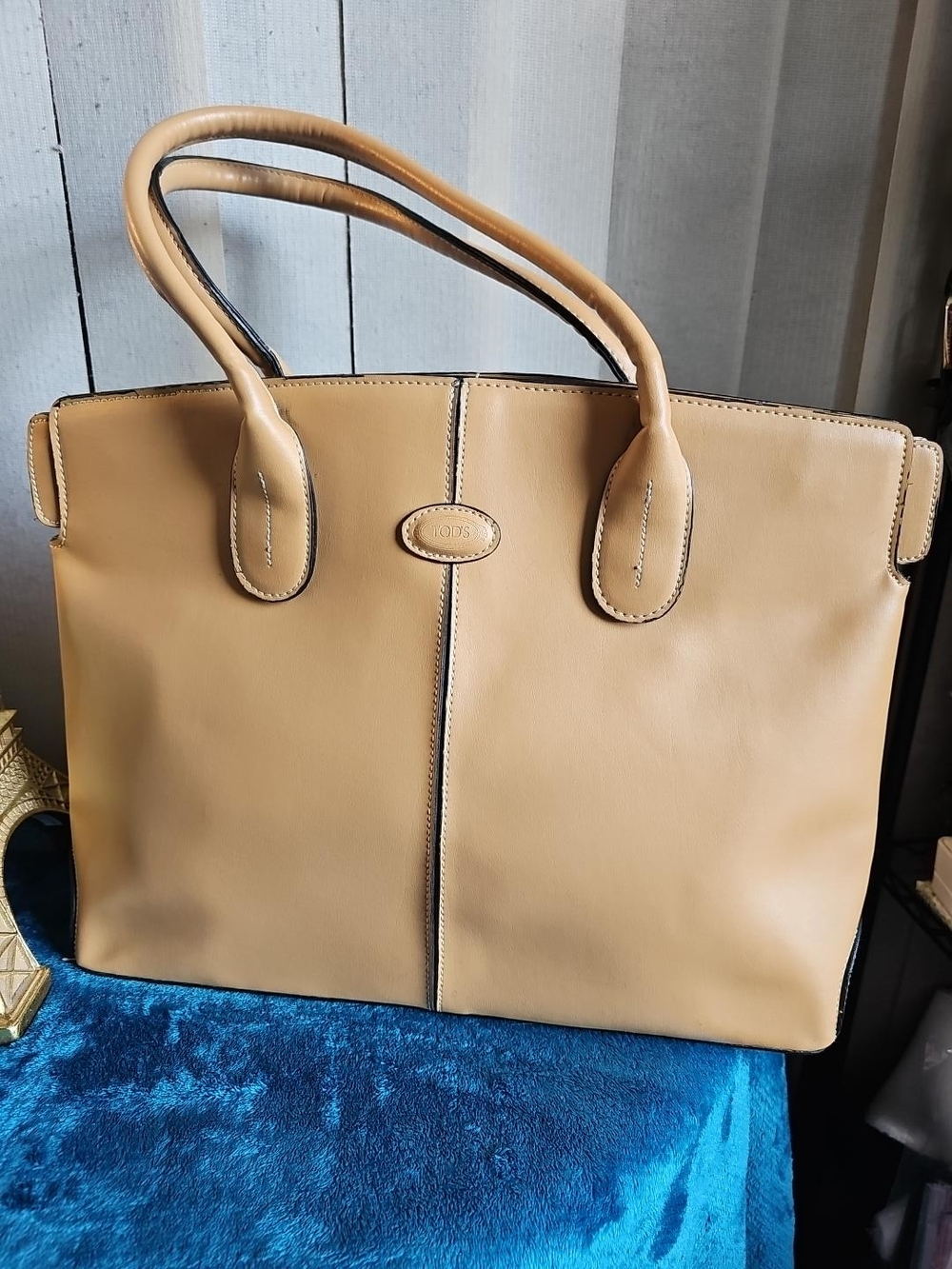 Tod's Tan Leather Tote with Double Handles